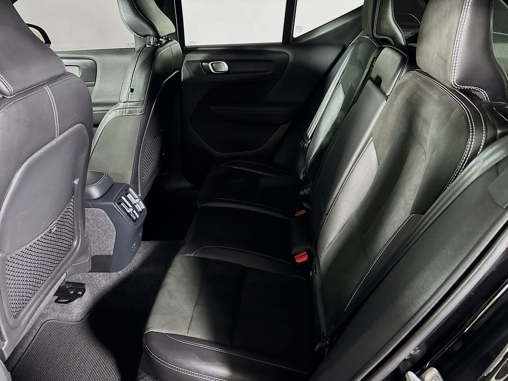 2022 Volvo XC40 Recharge Pure Electric P8 Plus
