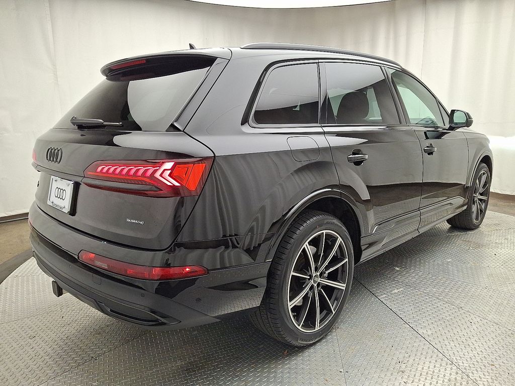 Thumbnail: 2023 Audi Q7 - 4