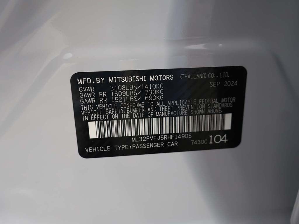 Used 2024 White Mitsubishi SE image 41