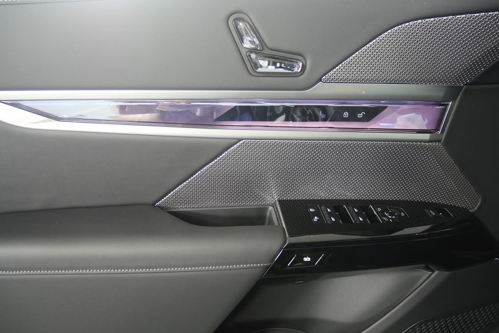 2025 BMW 7 Series 760i xDrive 9