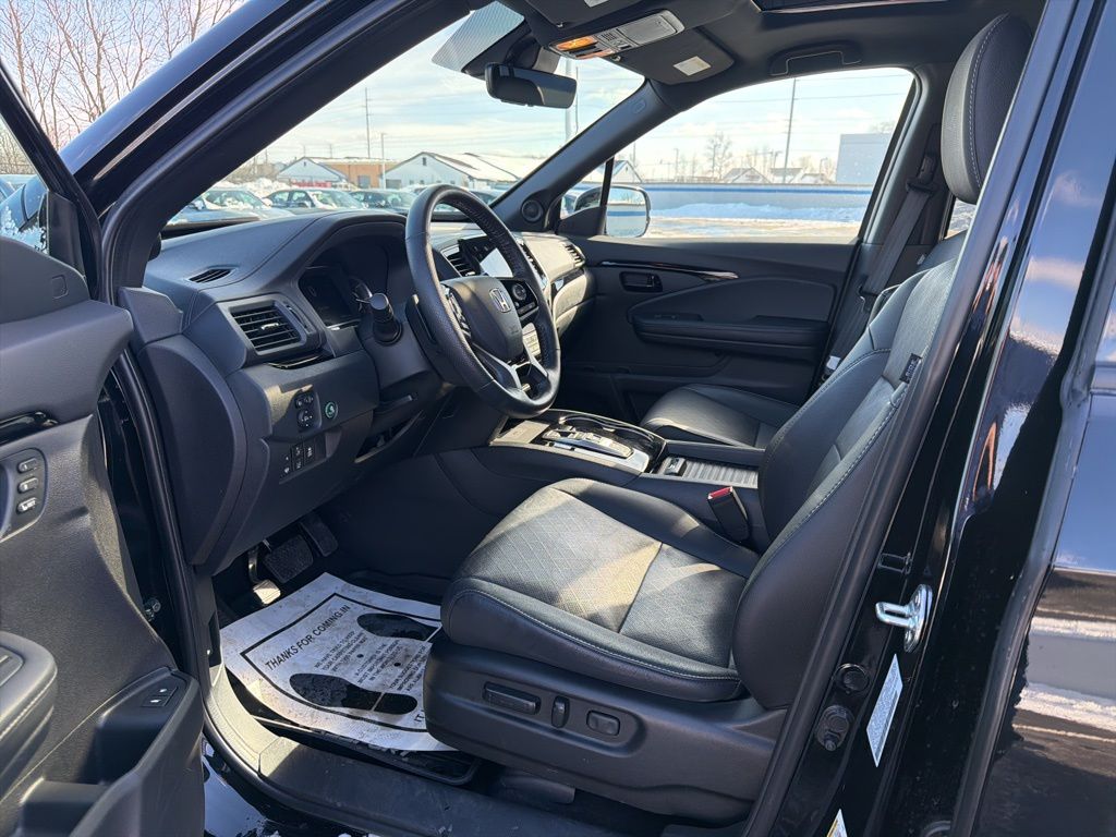 Thumbnail: 2023 Honda Passport - 18