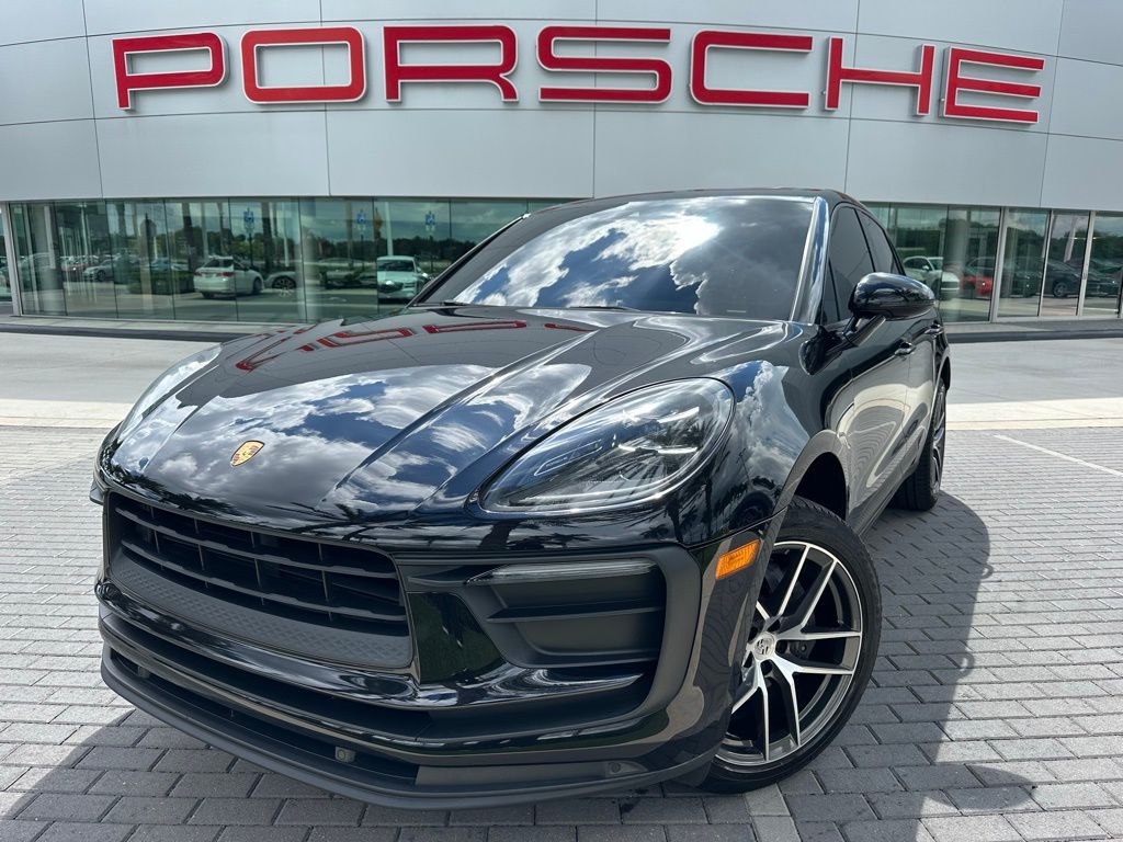 Thumbnail: 2022 Porsche Macan - 1