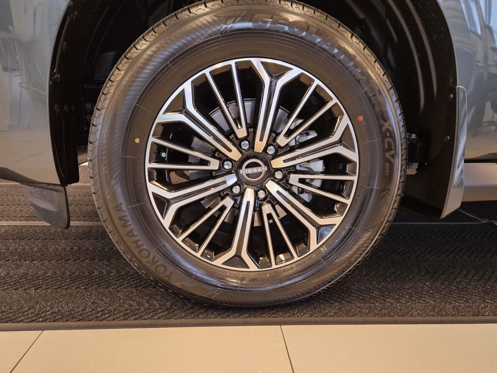 2026 Nissan Armada Platinum - Photo 10