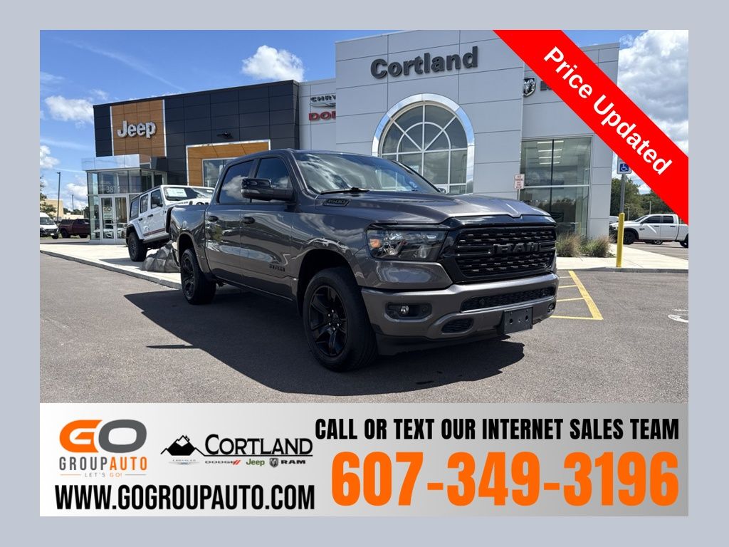 2023 RAM 1500 Gris (Granite Crystal Metallic Clearcoat) Camioneta Todo terreno 8 velocidades Automática
