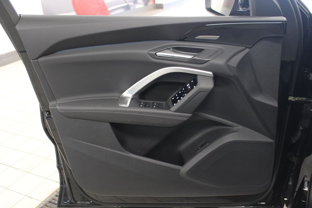 Thumbnail: 2025 Audi Q5 - 13