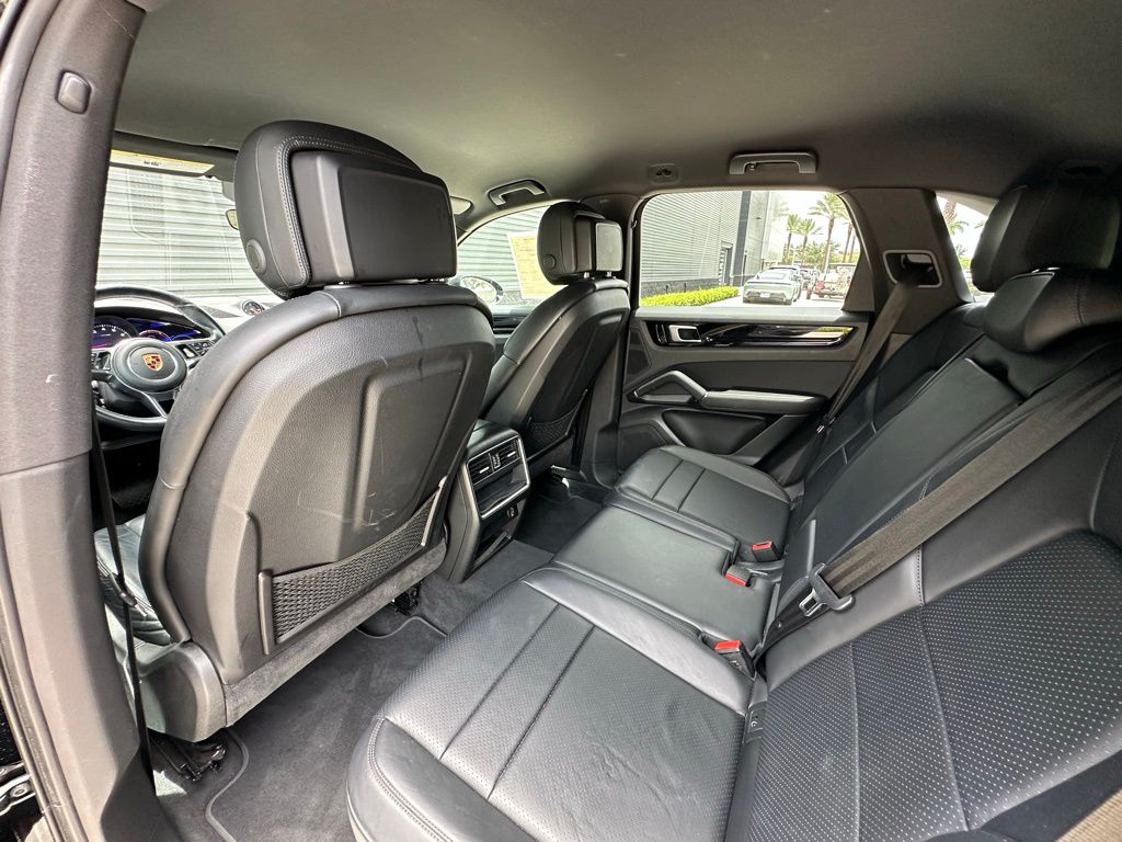 Thumbnail: 2019 Porsche Cayenne - 27