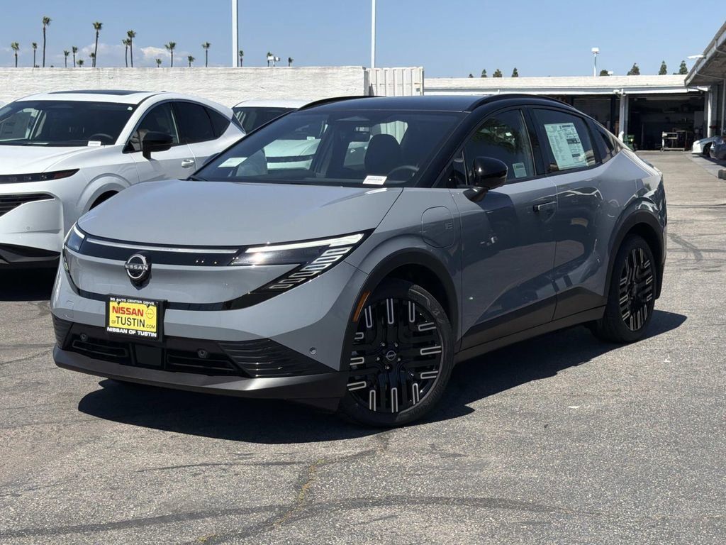 2026 Nissan Leaf Platinum+'s photo