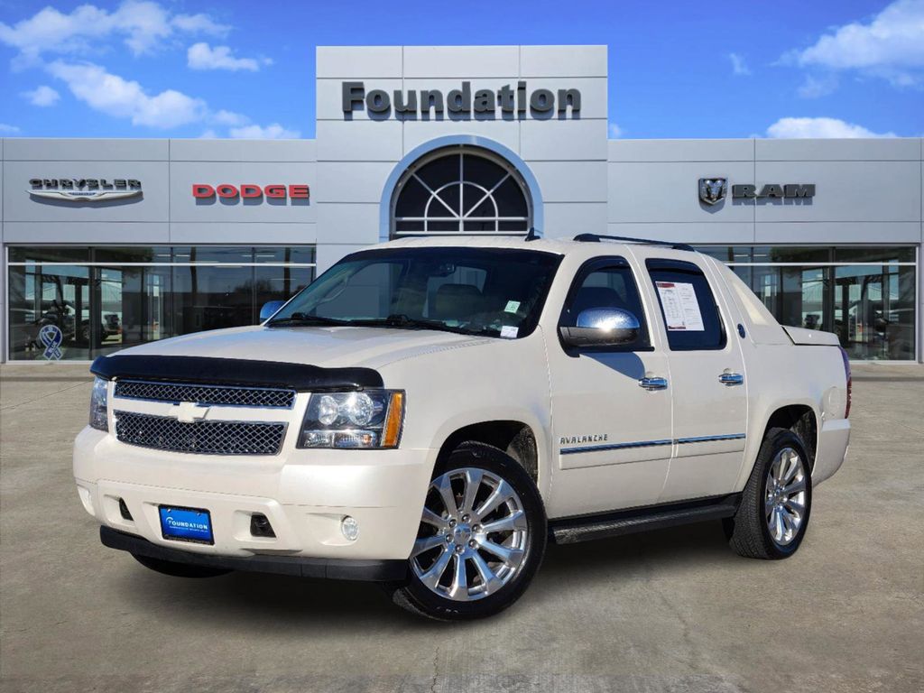 2011 Chevrolet Avalanche 1500 LTZ 1