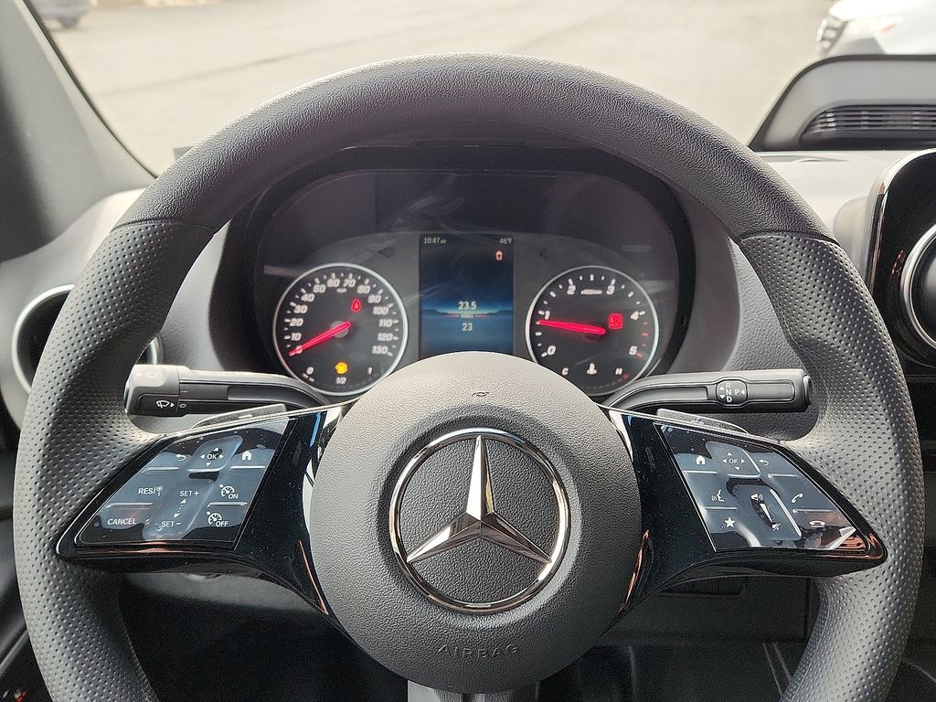 Thumbnail: 2025 Mercedes-Benz Sprinter - 13