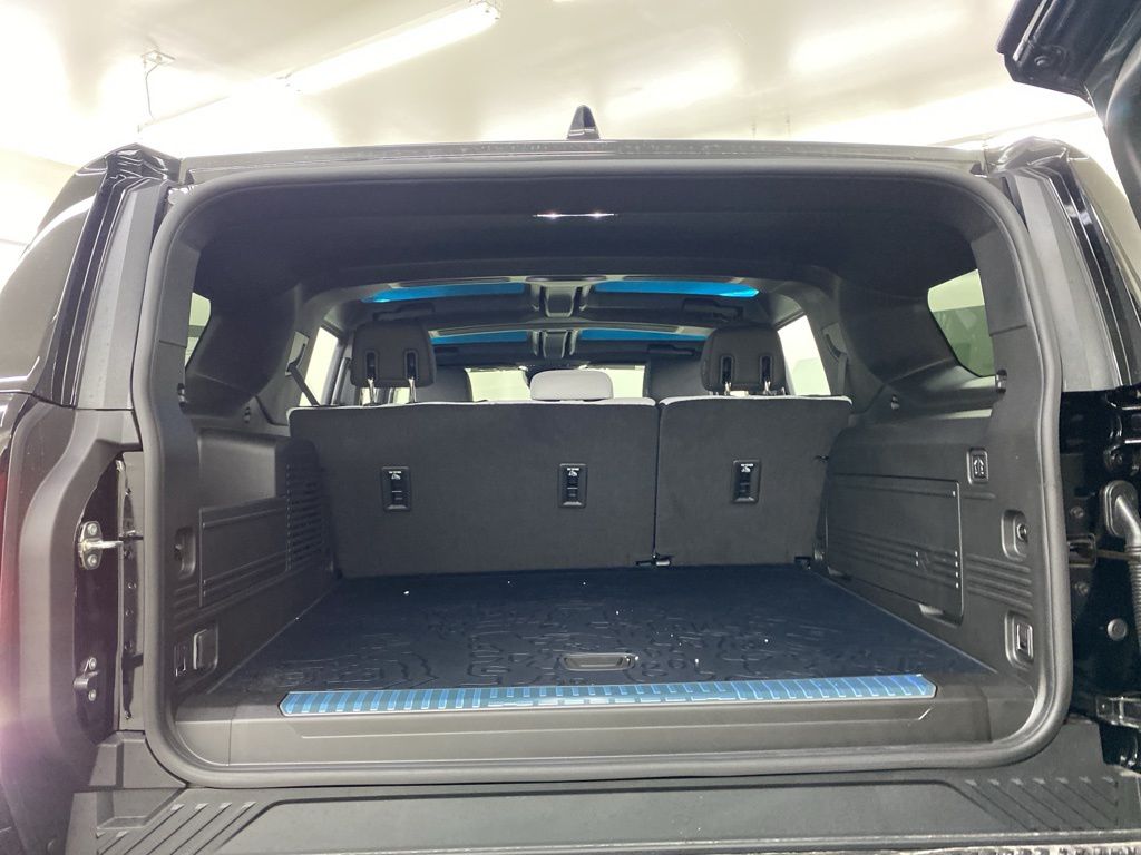 2025 GMC HUMMER EV SUV 2X photo