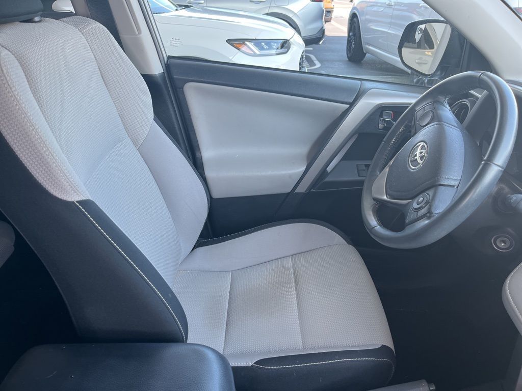 2016 Toyota RAV4 XLE 4