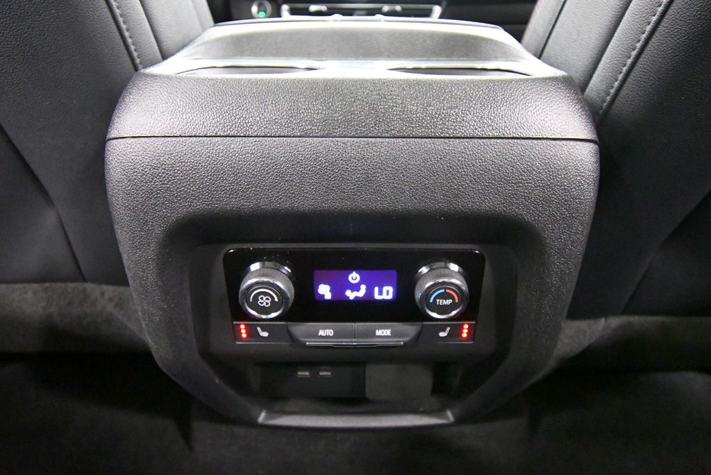 Used 2024 Chevrolet Traverse SUV