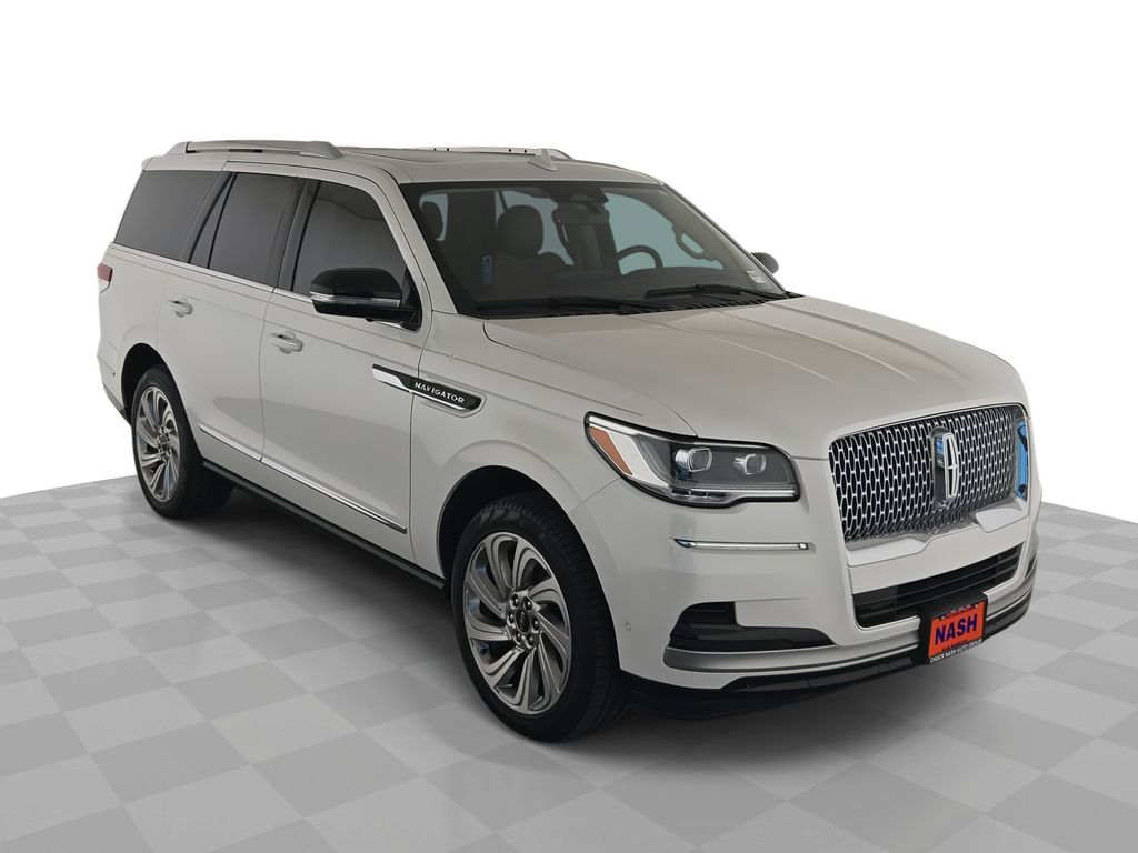 White Metallic 2024 Lincoln Navigator SUV / Crossover Four-Wheel Drive Automatic