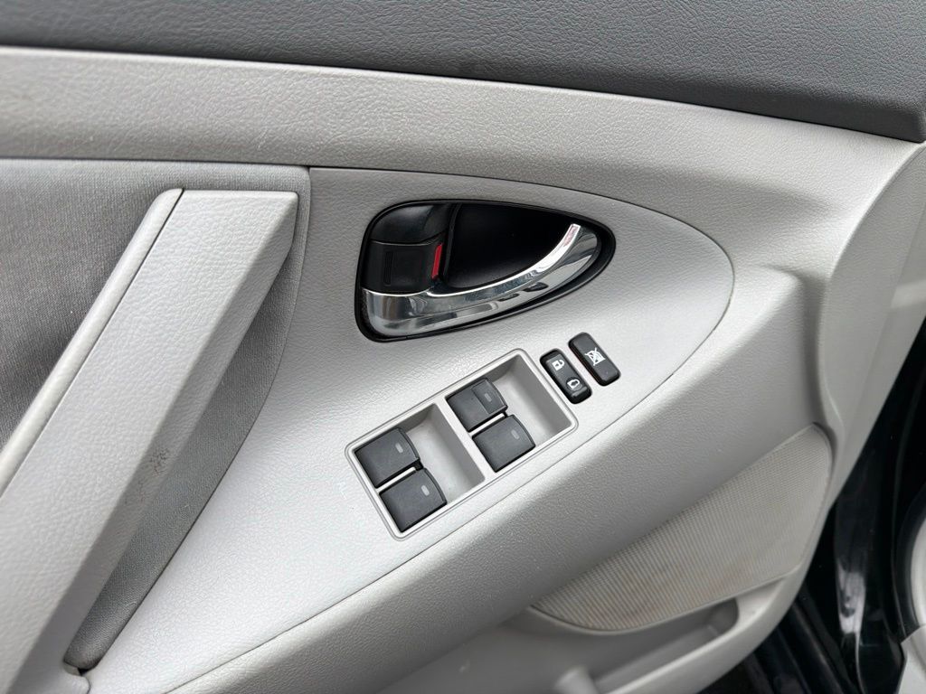 Thumbnail: 2011 Toyota Camry - 26