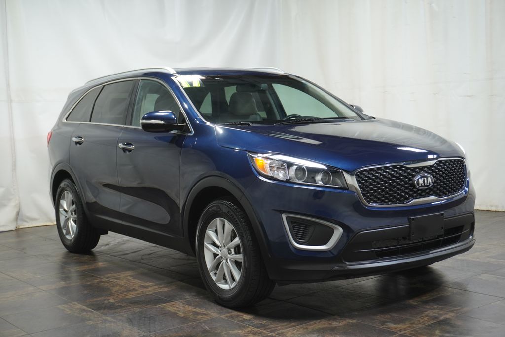 2017 Kia Sorento LX AT's photo