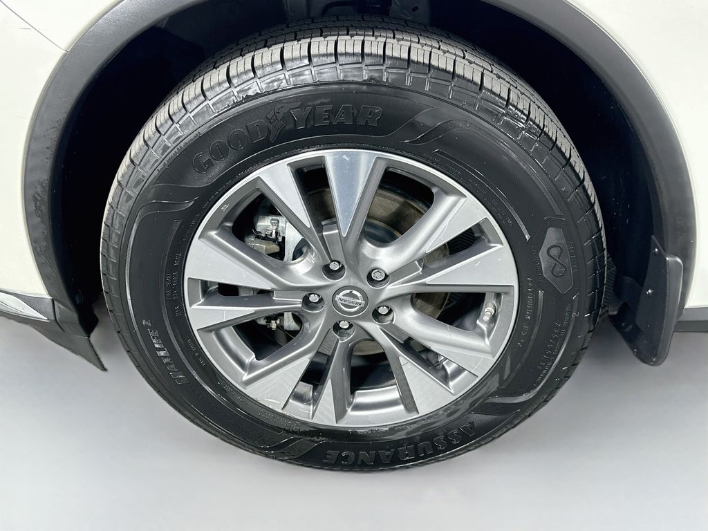 Thumbnail: 2015 Nissan Murano - 31