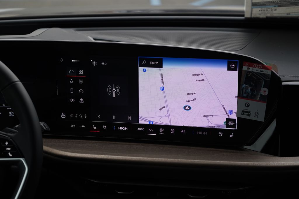 Thumbnail: 2025 Audi Q5 - 10