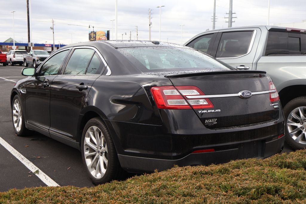 2018 Ford Taurus Limited Edition 10