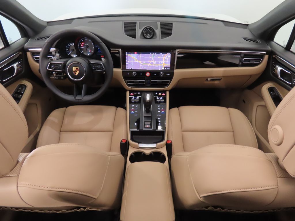 Thumbnail: 2026 Porsche Macan - 16