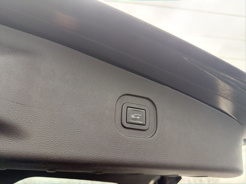 Thumbnail: 2016 Chevrolet Equinox - 22