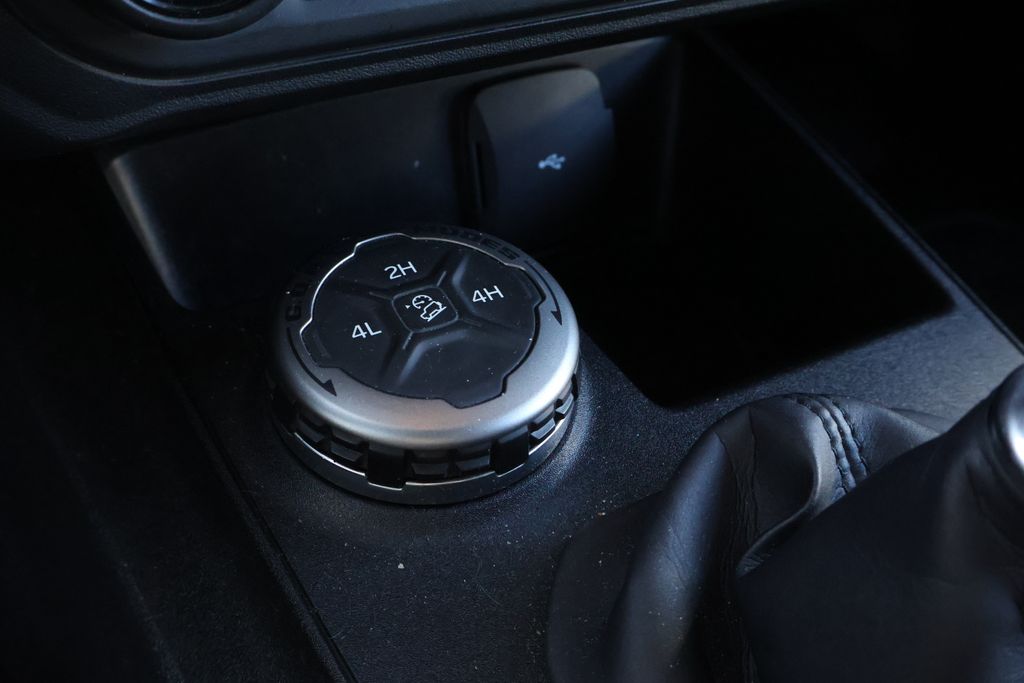 Thumbnail: 2022 Ford Bronco - 19