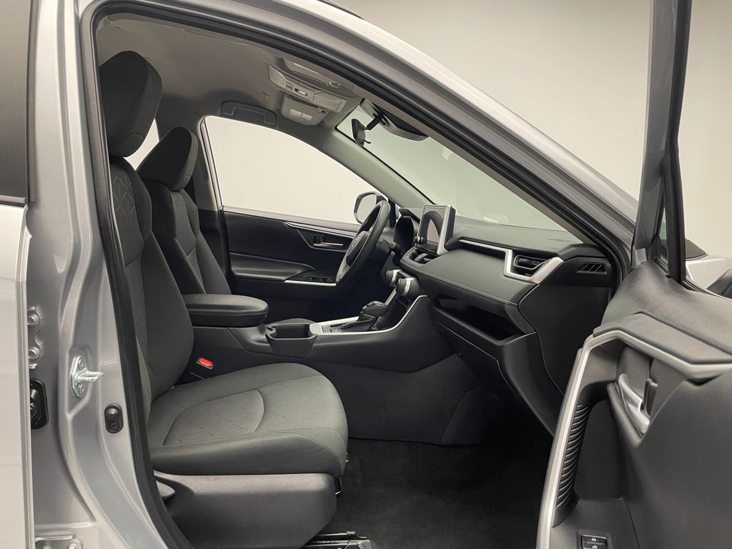 Thumbnail: 2024 Toyota RAV4 - 17