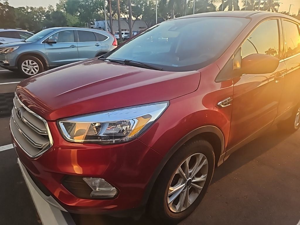 Ruby Red Metallic 2019 Ford Escape SE FWD SUV / Crossover Front-Wheel Drive 6-Speed Automatic