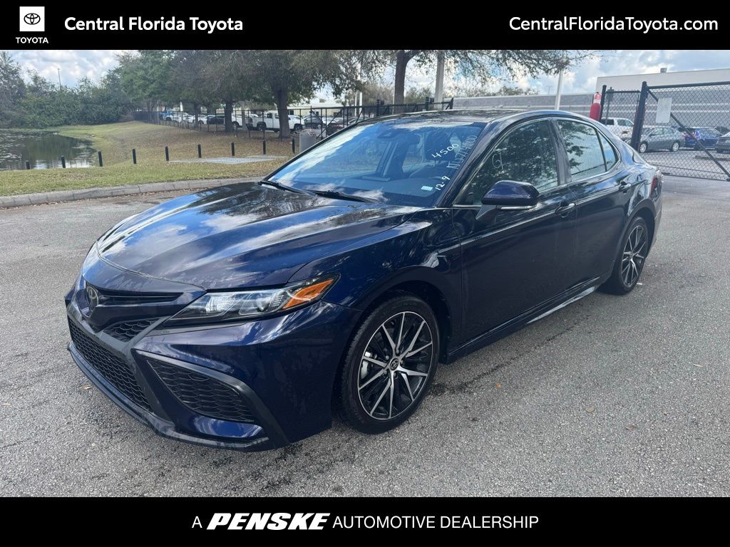 2022 Toyota Camry SE -
                Orlando, FL