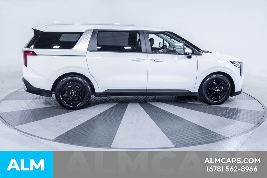 Used 2025 White Kia LXS image 11