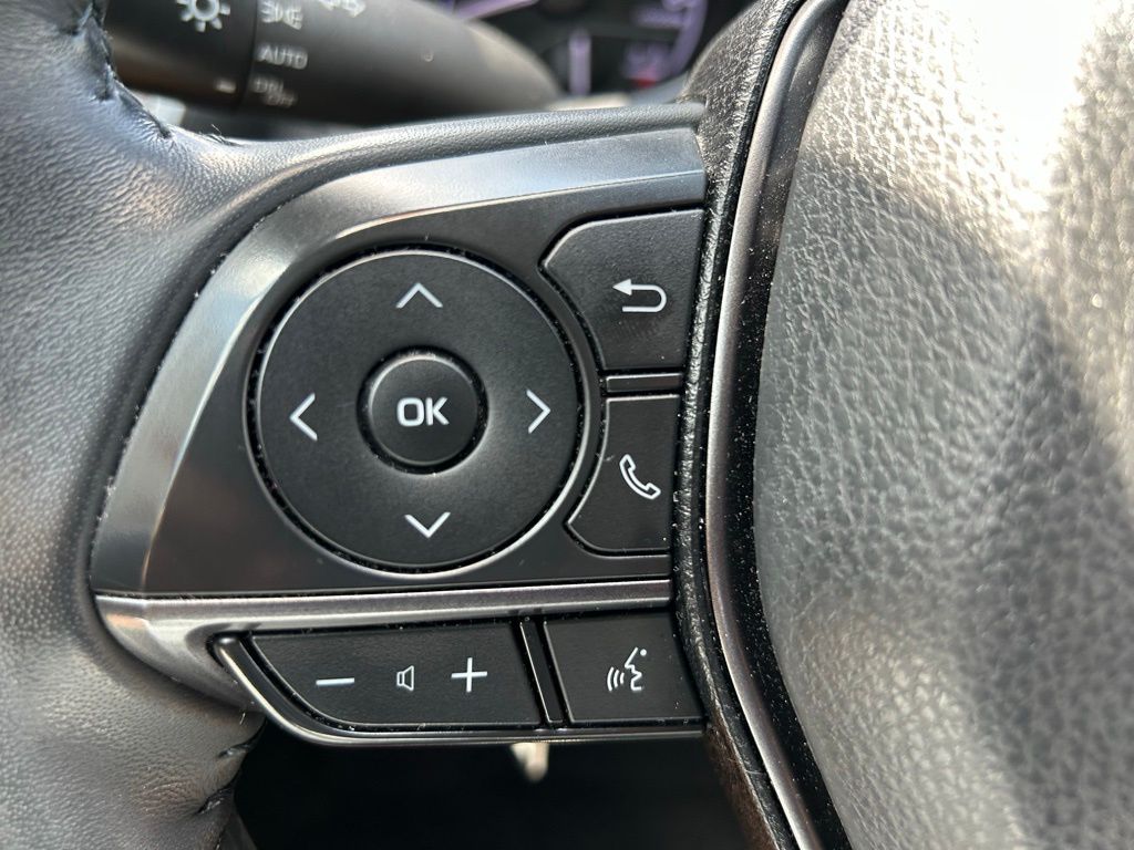 2022 Toyota Camry SE 25