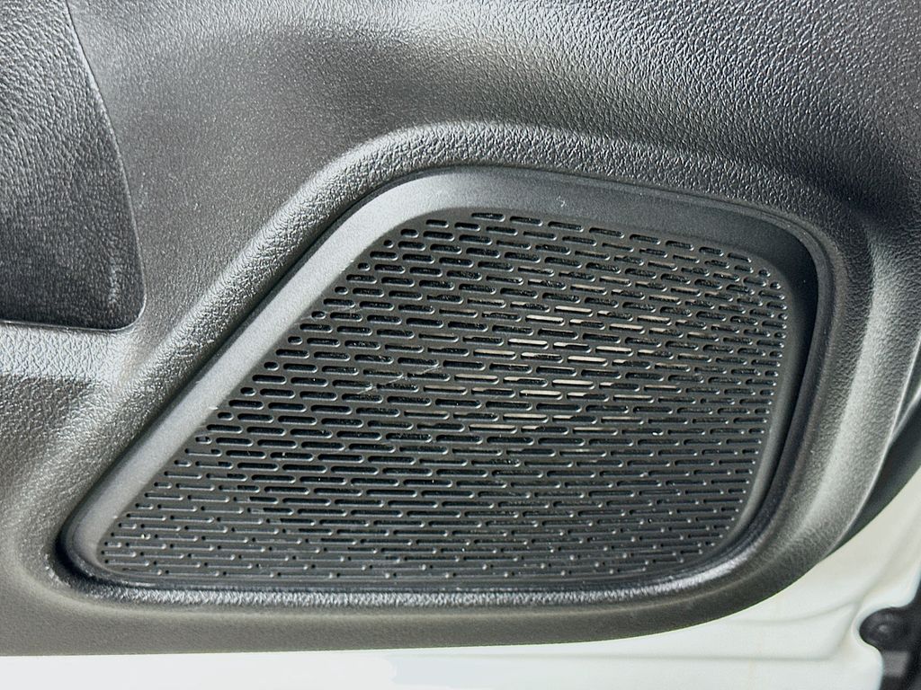 Thumbnail: 2020 Mercedes-Benz GLB - 18