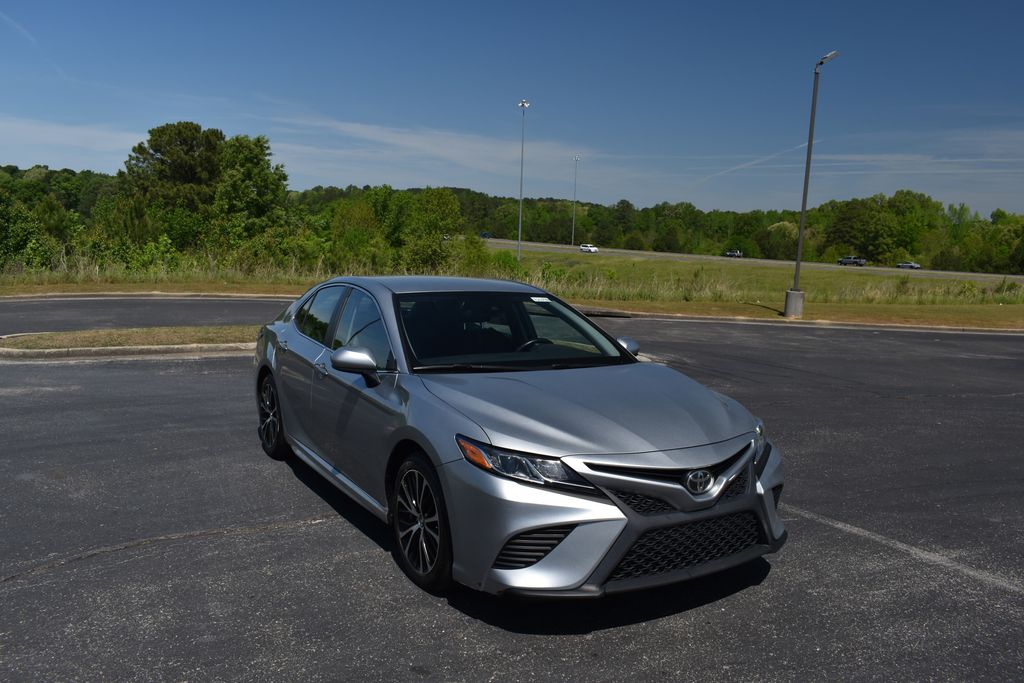 Celestial Silver Metallic 2018 Toyota Camry SE Sedan Front-Wheel Drive 8-Speed Automatic
