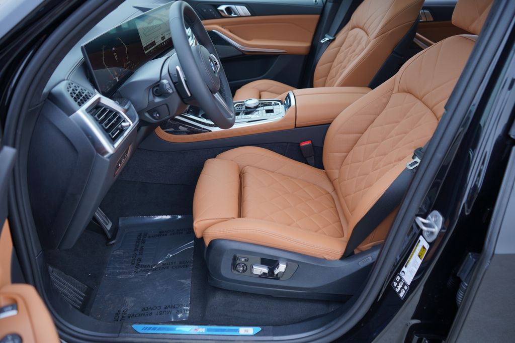 Thumbnail: 2026 BMW X7 - 10