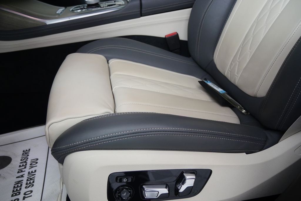 Thumbnail: 2023 BMW X7 - 10