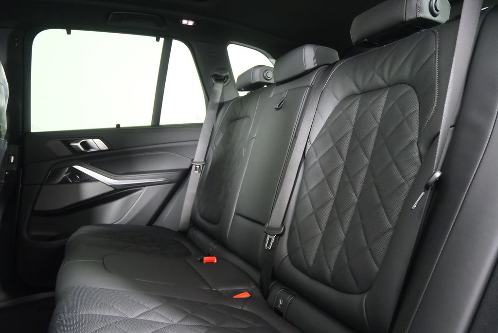 Thumbnail: 2026 BMW X5 - 16