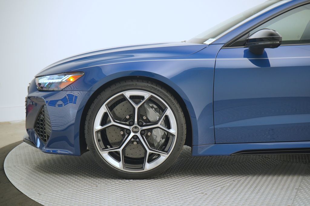 Thumbnail: 2025 Audi RS 7 - 2