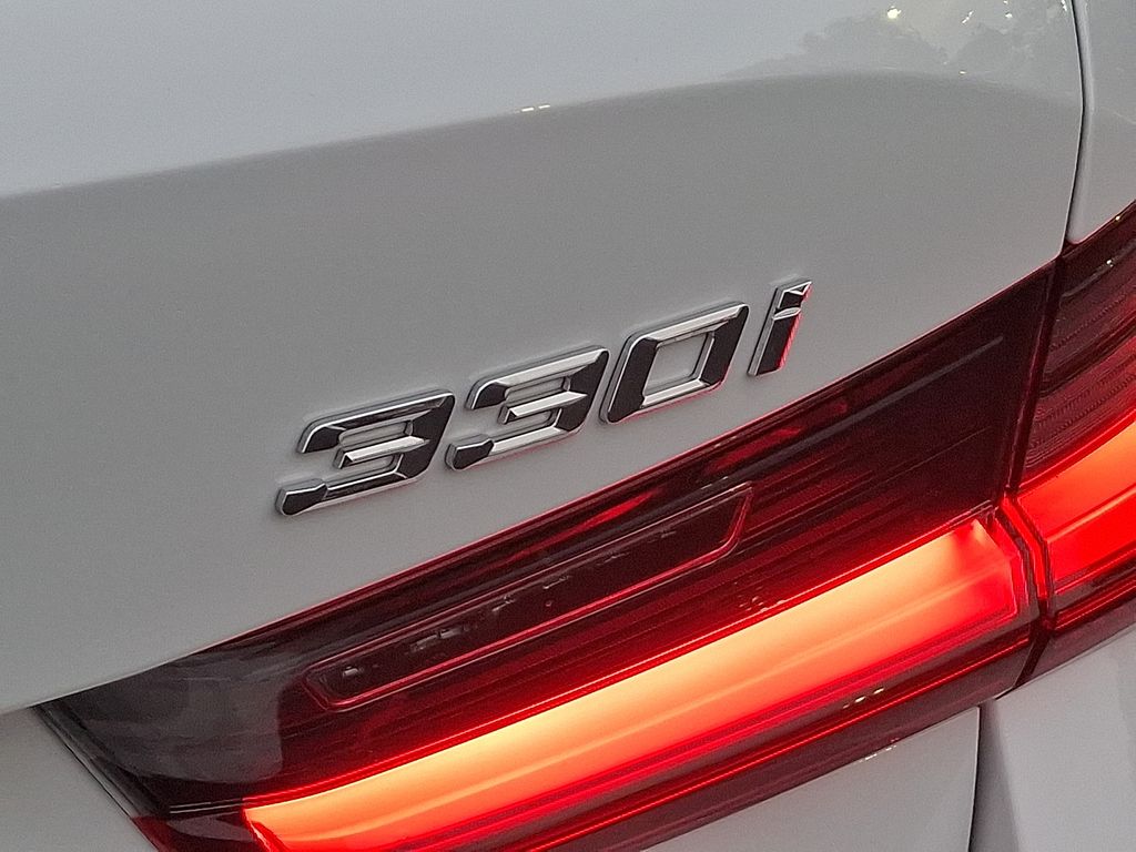 Thumbnail: 2026 BMW 3 Series - 11