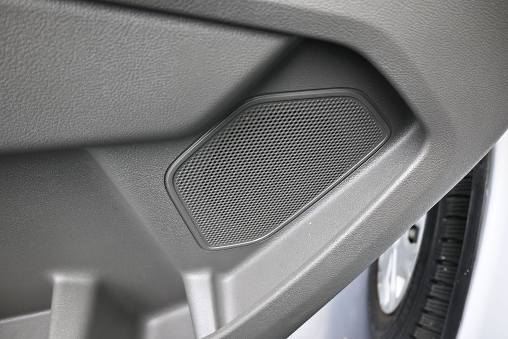 Used 2024 Oxford White Ford XLT image 15