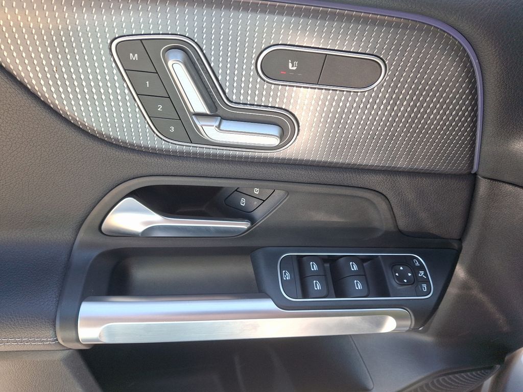 2020 Mercedes-Benz GLB 250 12