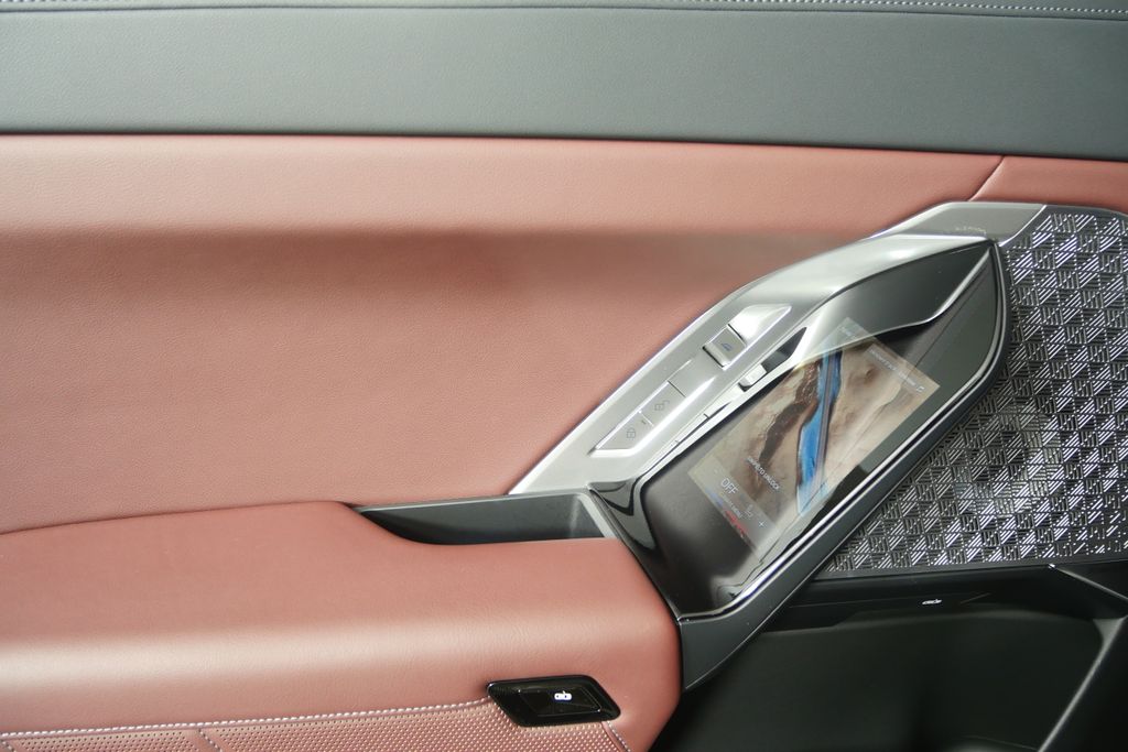 Thumbnail: 2023 BMW 7 Series - 14