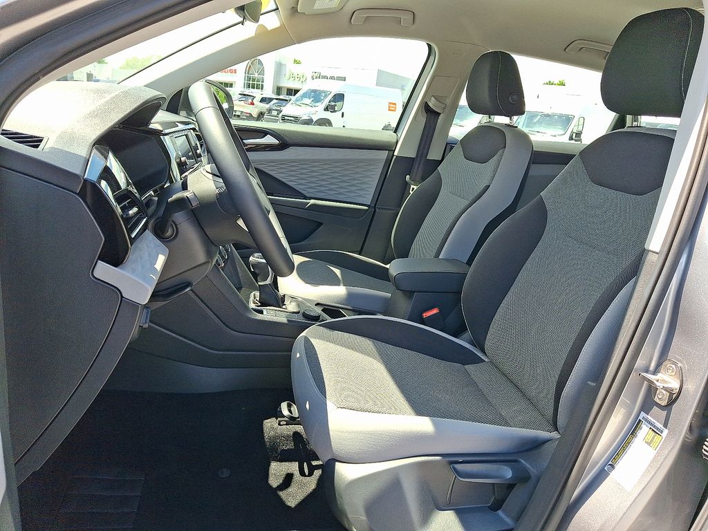 2023 Volkswagen Taos — photo 14