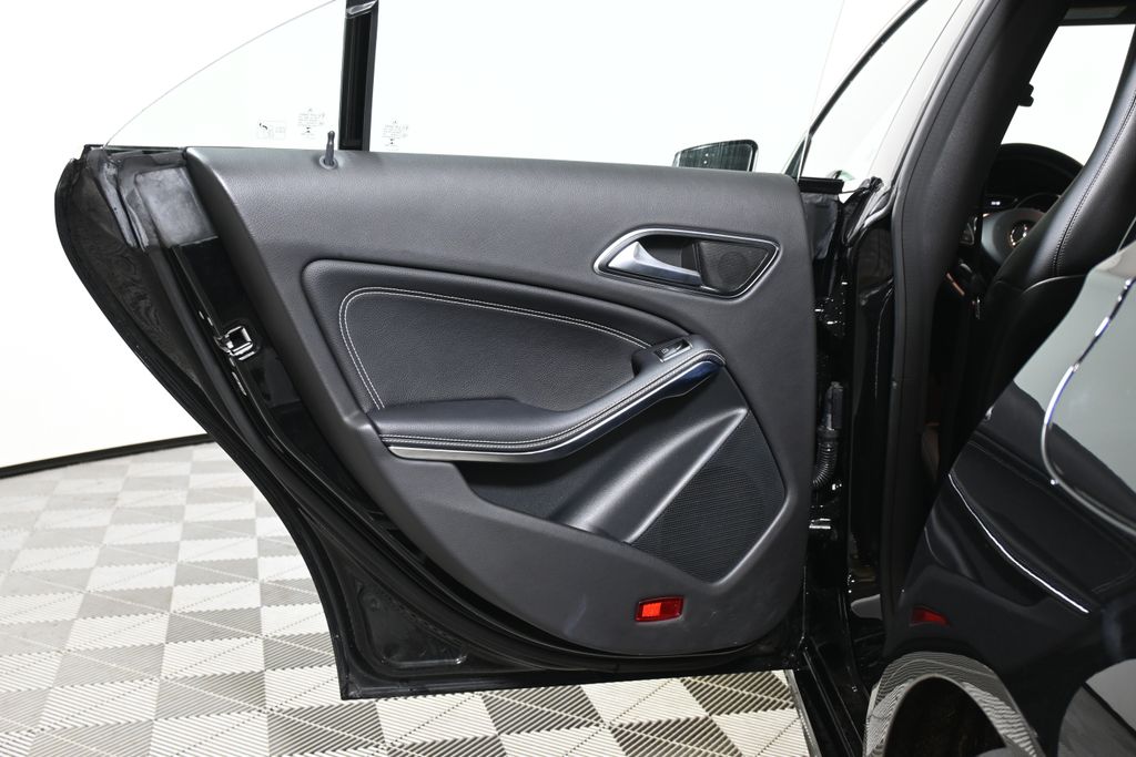 2018 Mercedes-Benz CLA 250 32
