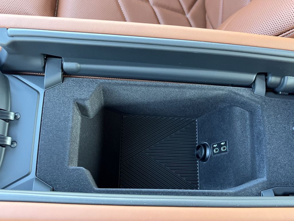 Thumbnail: 2026 BMW 7 Series - 21