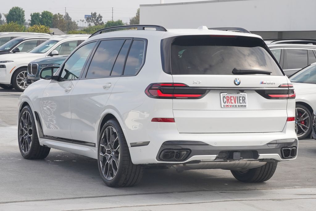 2025 BMW X7 M60i 7