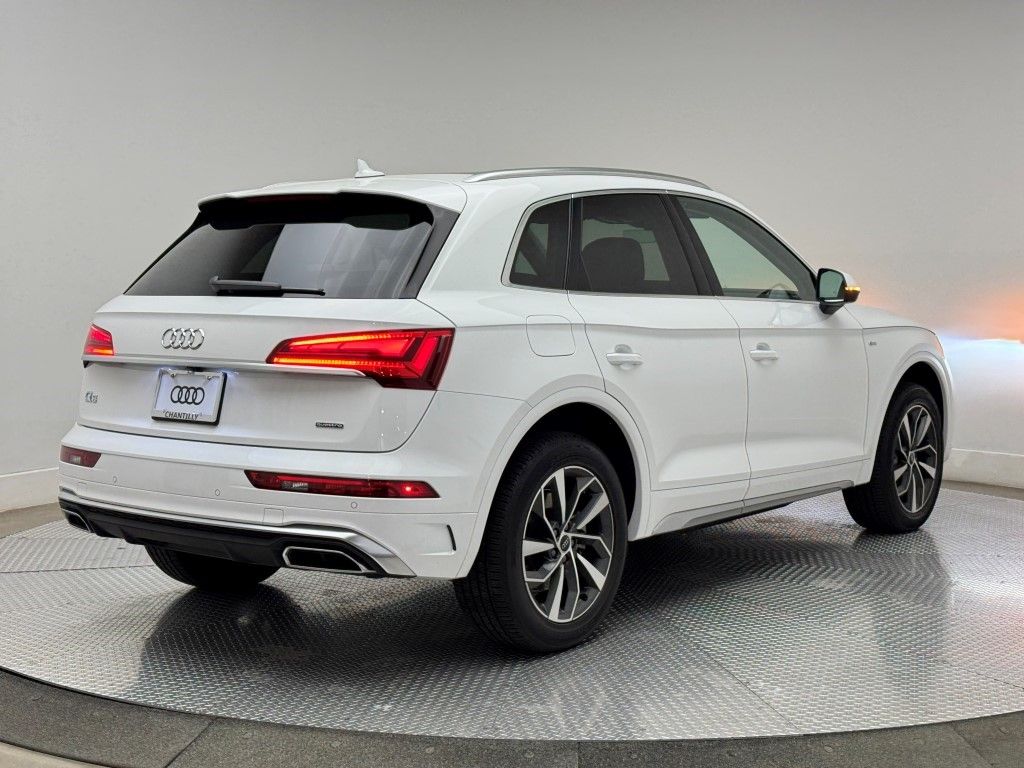 2024 Audi Q5 e Premium Plus 12