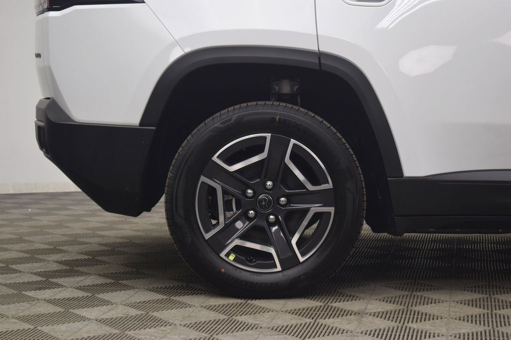 new 2026 Jeep Cherokee car, priced at $39,647