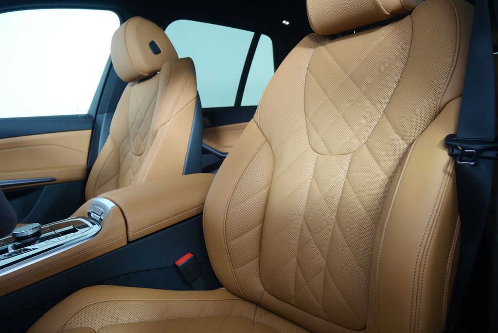 Thumbnail: 2026 BMW X5 - 10