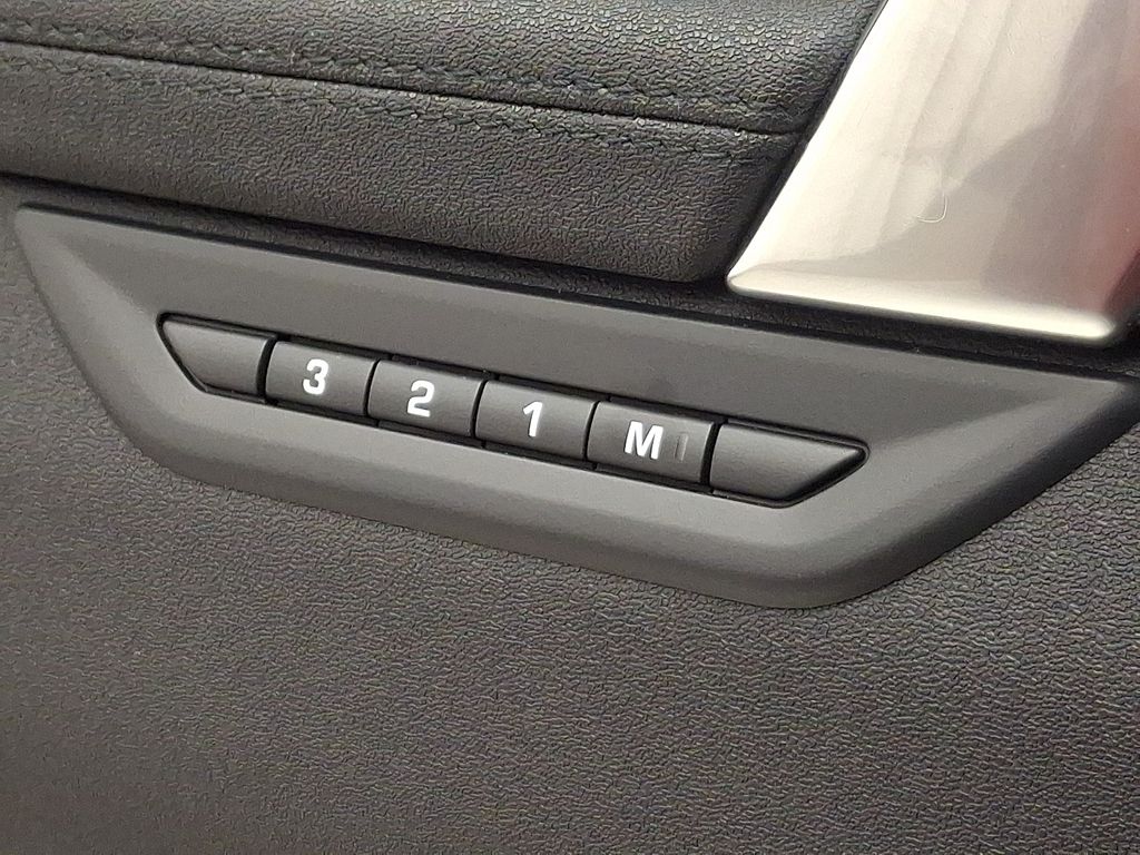 Thumbnail: 2025 Land Rover Discovery Sport - 28