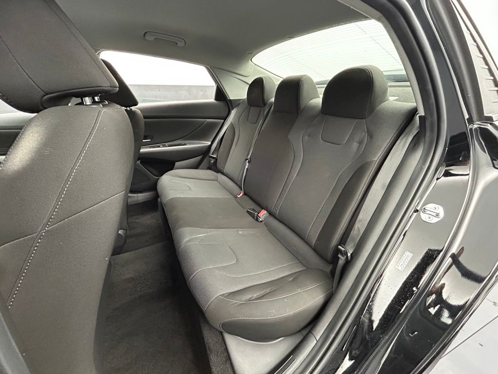 Used 2023 Onyx Black Hyundai SE image 23