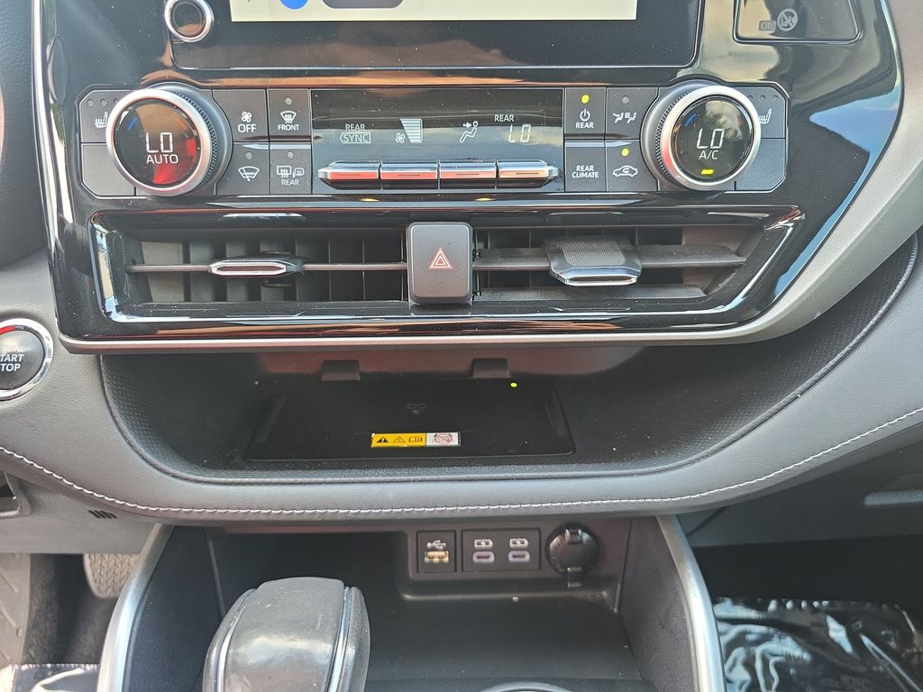 Used 2023 Toyota Highlander SUV